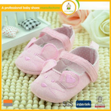 Jolie conception frontale de chat nouveaux chaussures respirantes handmade enfants bébé doux pour fille